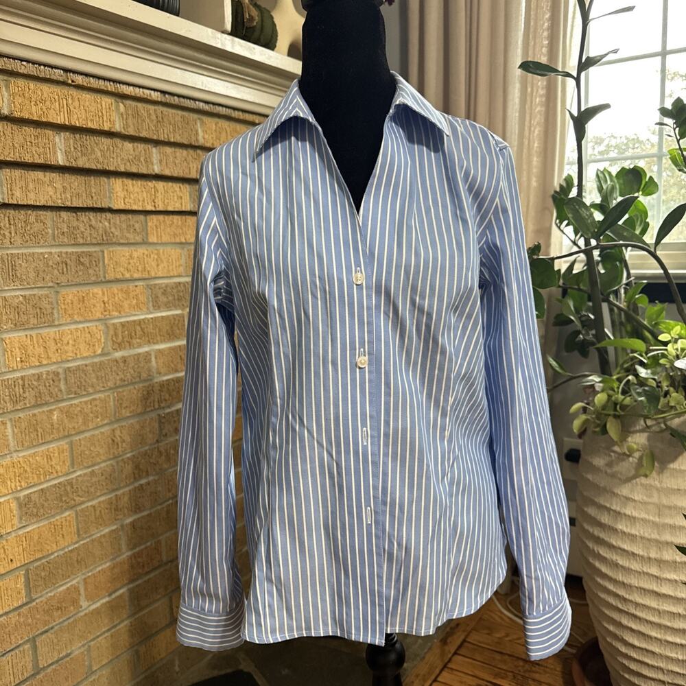 Jones New York Button Down Shirt Womens Small Blue White Striped Non-Iron Preppy